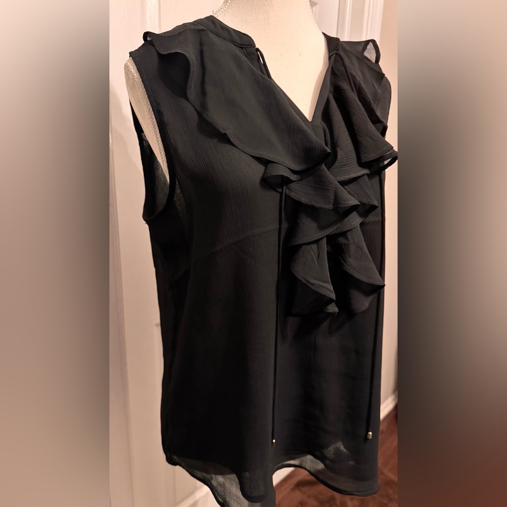 NWT Tommy Hilfiger, black sleeveless blouse, v-neck, ruffles, size M, flowy